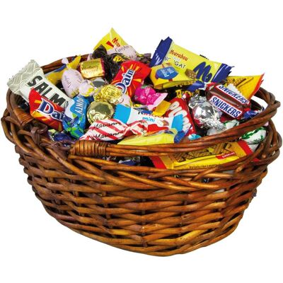 KARAMELLO Godis Presentkorg brun inslaget 1,5kg KARAMELLO Godis Presentkorg brun inslaget 1,5kg