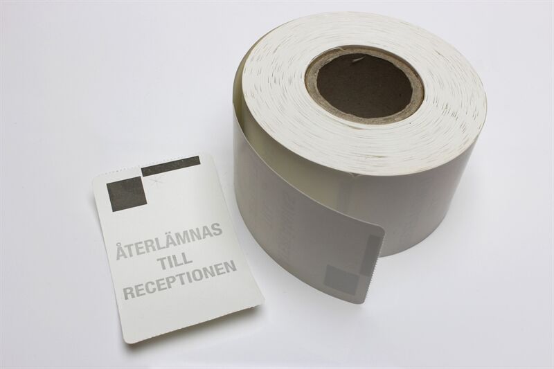 Besöksbiljetter, 54x86 mm, Text "ÅTERLÄMNAS TILL RECEPTIONEN", Rulle, DT, Läsmärke (Blackmark) Besöksbiljetter, 54x86 mm, Text "ÅTERLÄMNAS TILL RECEPTIONEN", Rulle, DT, Läsmärke (Blackmark)