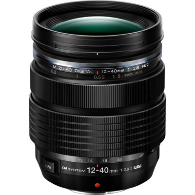 OM System M.Zuiko Digital ED 12-40mm f/2,8 PRO II Svart (för Micro 4/3) OM System M.Zuiko Digital ED 12-40mm f/2,8 PRO II Svart (för Micro 4/3)