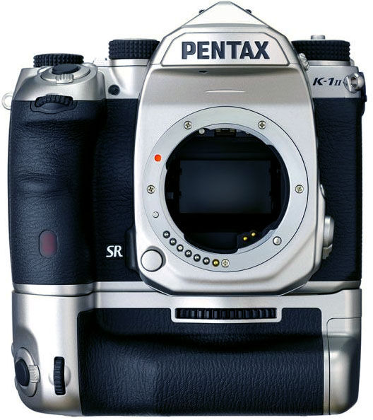 Pentax K-1 Mark II Silver Edition, kamerahus med batterigrepp Pentax K-1 Mark II Silver Edition, kamerahus med batterigrepp