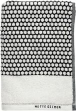 Mette Ditmer Grid Handduk 50x100 Mette Ditmer Grid Handduk 50x100