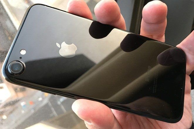 Apple iPhone 7 32GB Jet Black (beg) (Klass A)