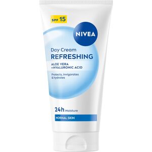 NIVEA Essential Hydratačný denný krém normal SPF 15 50 ml NIVEA Essential Hydratačný denný krém normal SPF 15 50 ml