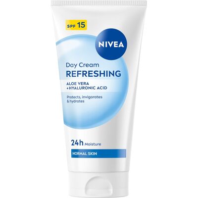 NIVEA Essential Hydratačný denný krém normal SPF 15 50 ml NIVEA Essential Hydratačný denný krém normal SPF 15 50 ml