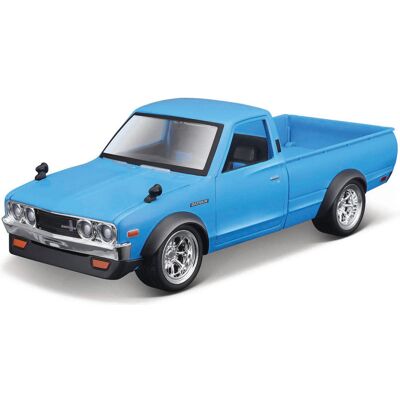 Maisto Datsun 620 1973 Pick-up s Lamborgini Urus 1:24 modrá Maisto Datsun 620 1973 Pick-up s Lamborgini Urus 1:24 modrá