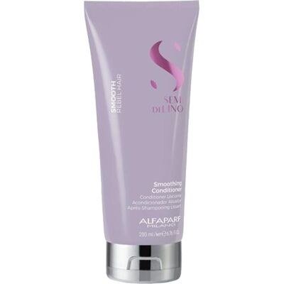 Alfaparf Milano Uhladzujúci kondicionér pre nepoddajné vlasy Semi Di Lino Smooth (Smoothing Conditioner) 200 ml Alfaparf Milano Uhladzujúci kondicionér pre nepoddajné vlasy Semi Di Lino Smooth (Smoothing Conditioner) 200 ml