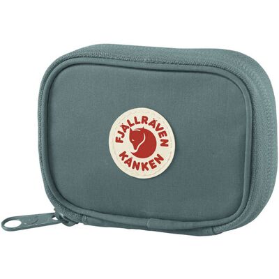 Fjällräven Kånken Card Wallet Frost Green Unisex - Peňaženka Fjällräven - Zelená - F23780-664-One-size - Size: One size One size unisex Fjällräven Kånken Card Wallet Frost Green Unisex - Peňaženka Fjällräven - Zelená - F23780-664-One-size - Size: One size One size unisex