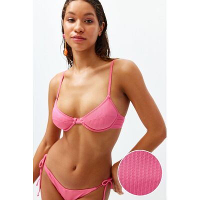Trendyol Fuchsia Balconette Textured Bikini Top Ružová 40 Trendyol Fuchsia Balconette Textured Bikini Top Ružová 40