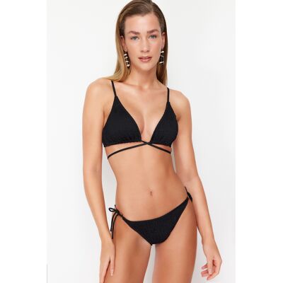 Trendyol Čierny Trojuholník Gippie Bikini Top Čierna 40 Trendyol Čierny Trojuholník Gippie Bikini Top Čierna 40