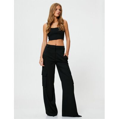 Koton Crop Podprsenka Bez Ramienok S Výstrihom Do U Čierna S Koton Crop Podprsenka Bez Ramienok S Výstrihom Do U Čierna S