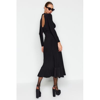 Čierne Maxi Oversized Pletené Šaty S Volánmi, Záhybmi A Hlbokým Výstrihom Od Trendyol. Čierna Xs Čierne Maxi Oversized Pletené Šaty S Volánmi, Záhybmi A Hlbokým Výstrihom Od Trendyol. Čierna Xs