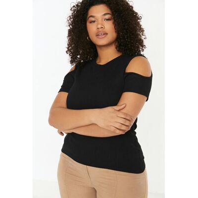 Čierna Pletená Blúzka S Detailmi Výrezov Od Trendyol Curve Čierna 6xl Čierna Pletená Blúzka S Detailmi Výrezov Od Trendyol Curve Čierna 6xl