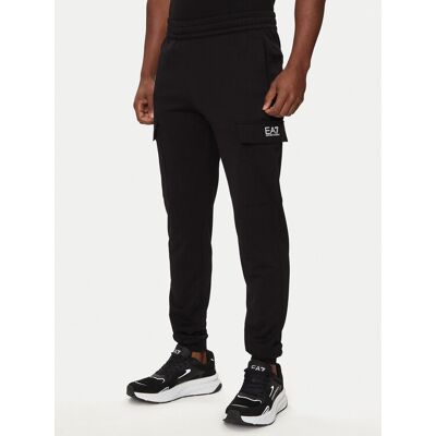 EA7 Emporio Armani Teplákové nohavice 8NPP67 PJVRZ 1200 Čierna Regular Fit Muži EA7 Emporio Armani Teplákové nohavice 8NPP67 PJVRZ 1200 Čierna Regular Fit Muži