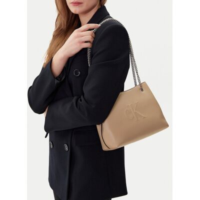 Calvin Klein Jeans Kabelka Sculpted Chain Shoulder Bag LV04K3163G Béžová Ženy Calvin Klein Jeans Kabelka Sculpted Chain Shoulder Bag LV04K3163G Béžová Ženy