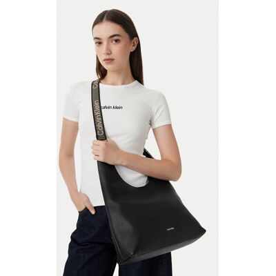 Calvin Klein Kabelka Webbing Adj Strap Large Shoulder LV04F3643G Čierna Ženy Calvin Klein Kabelka Webbing Adj Strap Large Shoulder LV04F3643G Čierna Ženy