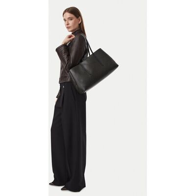 Calvin Klein Kabelka Emblem Aop Medium Work Tote LV04F3786G Čierna Ženy Calvin Klein Kabelka Emblem Aop Medium Work Tote LV04F3786G Čierna Ženy