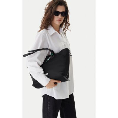 KARL LAGERFELD Kabelka B1W30012 Čierna Ženy KARL LAGERFELD Kabelka B1W30012 Čierna Ženy