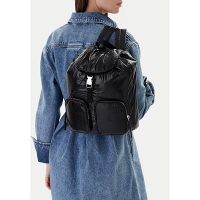Calvin Klein Ruksak Pocket Nylon Flap Backpack LV04F3406G Čierna Ženy Calvin Klein Ruksak Pocket Nylon Flap Backpack LV04F3406G Čierna Ženy
