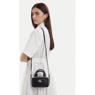 Calvin Klein Kabelka Contrast Ck Mini Bauletto Bag LV04F1257G Čierna Ženy Calvin Klein Kabelka Contrast Ck Mini Bauletto Bag LV04F1257G Čierna Ženy