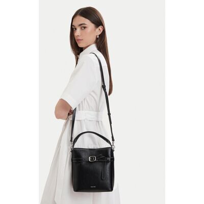 Calvin Klein Kabelka Buckle Mini Bucket Crossbody LV04F3550G Čierna Ženy Calvin Klein Kabelka Buckle Mini Bucket Crossbody LV04F3550G Čierna Ženy