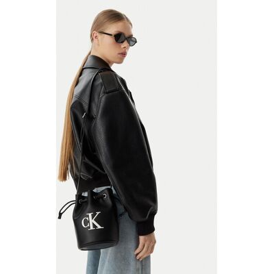 Calvin Klein Kabelka Bold Ck Small LV04F3640G Čierna Ženy Calvin Klein Kabelka Bold Ck Small LV04F3640G Čierna Ženy