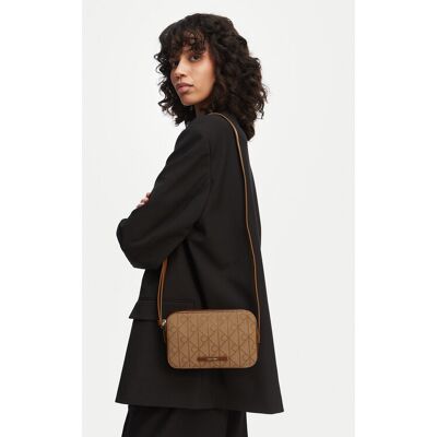 Calvin Klein Kabelka Emblem Aop Jacquard Camera Bag LV04F3533G Hnedá Ženy Calvin Klein Kabelka Emblem Aop Jacquard Camera Bag LV04F3533G Hnedá Ženy