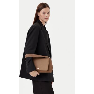 Calvin Klein Kabelka K60K613085 Béžová Ženy Calvin Klein Kabelka K60K613085 Béžová Ženy