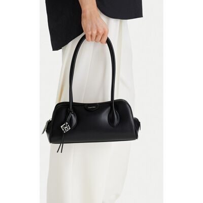 Calvin Klein Kabelka Emblem Trio Shoulder Bag LV04F3369G Čierna Ženy Calvin Klein Kabelka Emblem Trio Shoulder Bag LV04F3369G Čierna Ženy