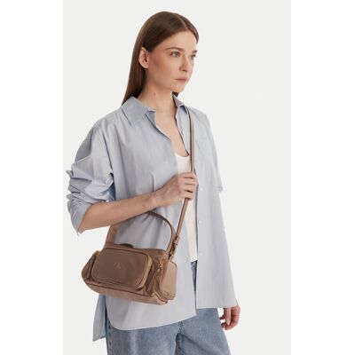 Calvin Klein Kabelka Pocket Nylon Bag W/Strap LV04F3132G Béžová Ženy Calvin Klein Kabelka Pocket Nylon Bag W/Strap LV04F3132G Béžová Ženy