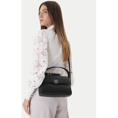 Calvin Klein Kabelka Emblem Hw Pebble Shoulder Bag 25 LV04F3425G Čierna Ženy Calvin Klein Kabelka Emblem Hw Pebble Shoulder Bag 25 LV04F3425G Čierna Ženy