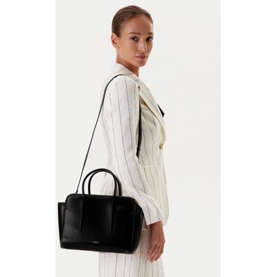 Calvin Klein Kabelka Carryall Mini Leather Tote Bag LV04F3034G Čierna Ženy Calvin Klein Kabelka Carryall Mini Leather Tote Bag LV04F3034G Čierna Ženy