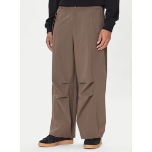 adidas Bavlnené nohavice Premium Essentials Utility Parachute JW1087 Hnedá Loose Fit Muži adidas Bavlnené nohavice Premium Essentials Utility Parachute JW1087 Hnedá Loose Fit Muži