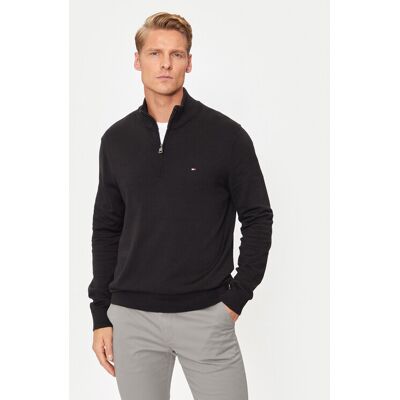 Tommy Hilfiger Sveter Essential MW0MW37331 Čierna Regular Fit Muži Tommy Hilfiger Sveter Essential MW0MW37331 Čierna Regular Fit Muži