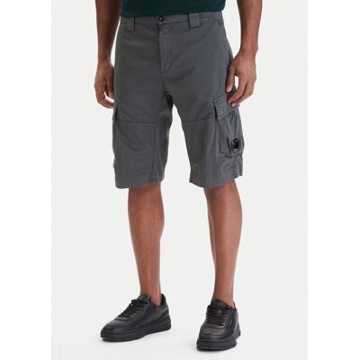 C.P. Company Bavlnené šortky 20CMBE746A005694G Sivá Regular Fit Muži C.P. Company Bavlnené šortky 20CMBE746A005694G Sivá Regular Fit Muži
