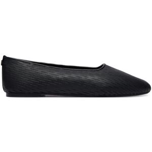 Calvin Klein Baleríny Oblique Ballerina Cut Lth HW0HW03033 Čierna Ženy Calvin Klein Baleríny Oblique Ballerina Cut Lth HW0HW03033 Čierna Ženy