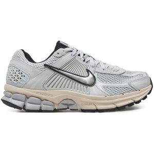 Nike Sneakersy Zoom Vomero 5 FN6742 002 Sivá Ženy Nike Sneakersy Zoom Vomero 5 FN6742 002 Sivá Ženy