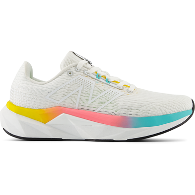 Dámske topánky New Balance FuelCell Propel v5 WFCPRLC5 – biele 36 B Dámske Dámske topánky New Balance FuelCell Propel v5 WFCPRLC5 – biele 36 B Dámske