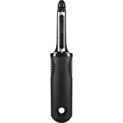 OXO Good Grips škrabka na zeleninu s rýhovanou čepelí z ušlechtilé oceli OXO Good Grips škrabka na zeleninu s rýhovanou čepelí z ušlechtilé oceli