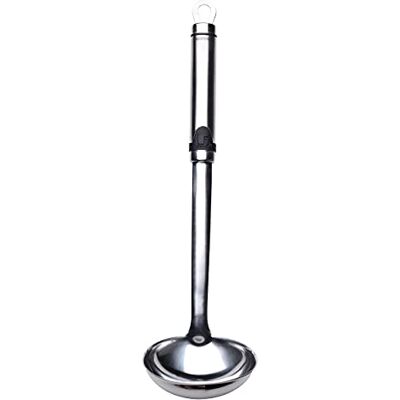 Bergner Gizmo naběračka na polévku Z robustní ušlechtilé oceli naběračka s poutkem ergonomická rukojeť velikost 33 cm a objem 75 ml Bergner Gizmo naběračka na polévku Z robustní ušlechtilé oceli naběračka s poutkem ergonomická rukojeť velikost 33 cm a objem 75 ml