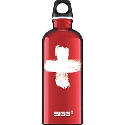 Sigg Hliníková láhev na pití Traveller Swiss Red Certifikovaná klimaticky neutrální vhodná pro sycené nápoje zabezpečená proti vytečení lehká jako pírko bez BPA outdoor červená 0,6 Sigg Hliníková láhev na pití Traveller Swiss Red Certifikovaná klimaticky neutrální vhodná pro sycené nápoje zabezpečená proti vytečení lehká jako pírko bez BPA outdoor červená 0,6
