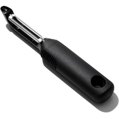 OXO Good Grips škrabka / škrabka na zeleninu s rýhovanou čepelí z ušlechtilé oceli OXO Good Grips škrabka / škrabka na zeleninu s rýhovanou čepelí z ušlechtilé oceli