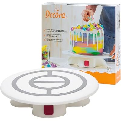 Decora , Plastový otočný talíř 9271050, profesionální plastový otočný talíř na dort, snadné čištění, protiskluzová základna, se zamykacím knoflíkem, průměr 32 centimetrů, vyrobeno v Itálii. Decora , Plastový otočný talíř 9271050, profesionální plastový otočný talíř na dort, snadné čištění, protiskluzová základna, se zamykacím knoflíkem, průměr 32 centimetrů, vyrobeno v Itálii.
