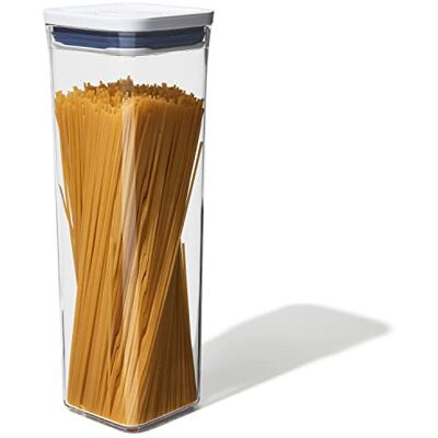 OXO POP nádoba Good Grips, malá, čtvercová, vysoká (2,1 l) – vzduchotěsná, stohovatelná dóza na špagety (10,8 × 10,8 × 32 cm), průhledné tělo, bílé víčko OXO POP nádoba Good Grips, malá, čtvercová, vysoká (2,1 l) – vzduchotěsná, stohovatelná dóza na špagety (10,8 × 10,8 × 32 cm), průhledné tělo, bílé víčko