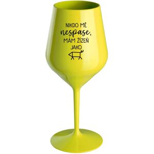 Giftela Nikto sa ma nemôže dotknúť, mám zápästie ako zápästie - žltý nerozbitný pohár na víno 470 ml Giftela Nikto sa ma nemôže dotknúť, mám zápästie ako zápästie - žltý nerozbitný pohár na víno 470 ml