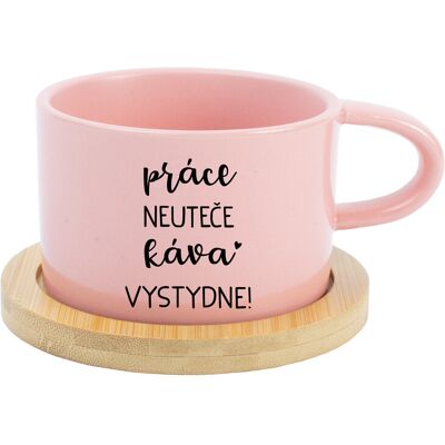 Giftela PRÁCA NEBUDE, KÁVA BUDE VÝBORNÁ! - ružový hrnček s makrónkou 200 ml Giftela PRÁCA NEBUDE, KÁVA BUDE VÝBORNÁ! - ružový hrnček s makrónkou 200 ml