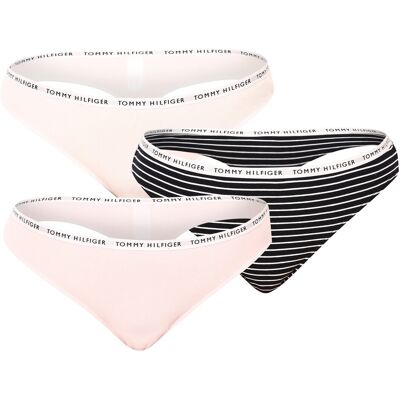 3PACK dámske tangá Tommy Hilfiger nadrozmer viacfarebné (UW0UW04558 0Y3) 3XL 3PACK dámske tangá Tommy Hilfiger nadrozmer viacfarebné (UW0UW04558 0Y3) 3XL