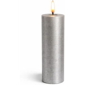 SIRIUS LED sviečka na batérie, vosk Sille, Ø 5 × 20 cm, strieborná, 2 × AA SIRIUS LED sviečka na batérie, vosk Sille, Ø 5 × 20 cm, strieborná, 2 × AA