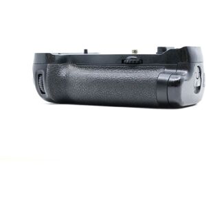 Used Nikon MB-D18 Battery Grip