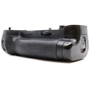 Used Nikon MB-D17 Battery Grip