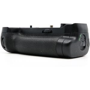 Used Nikon MB-D18 Battery Grip